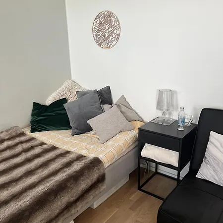 Valoisa Yksioe Espoossa Metron Vieressae Apartment Espoo